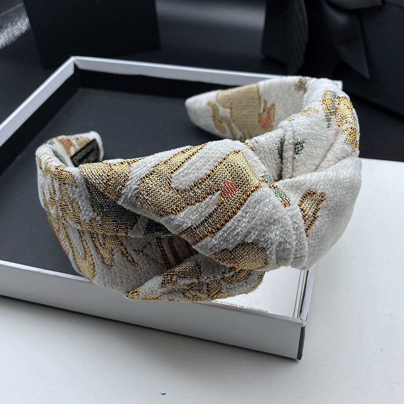 Modna haftowana opaska do włos – Embroidery Ring recenzja i cena